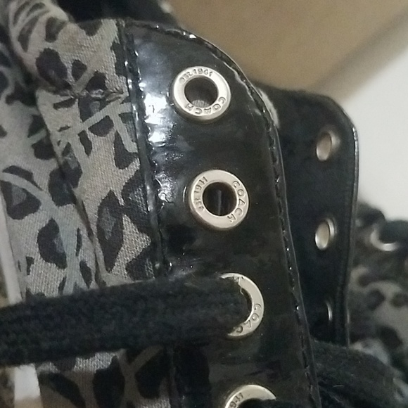🌹Coach lace up sneakers size 6B - Picture 8 of 8